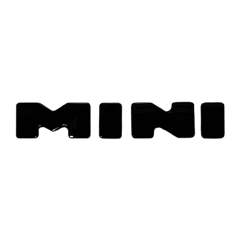 デリカミニ リアエンブレムガーニッシュ 製品画像 ブラック